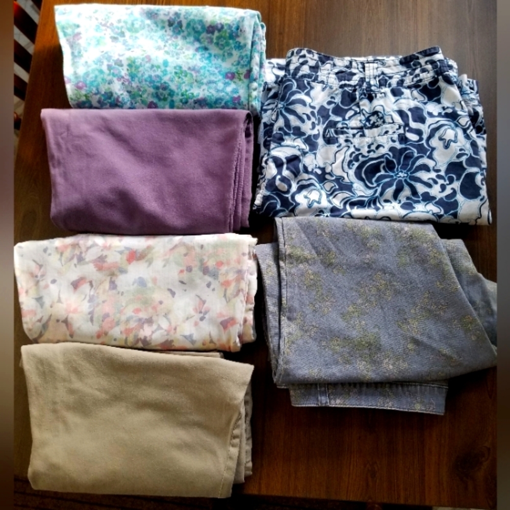 Lot of 18w pants/capris and skort Gloria Vanderbilt